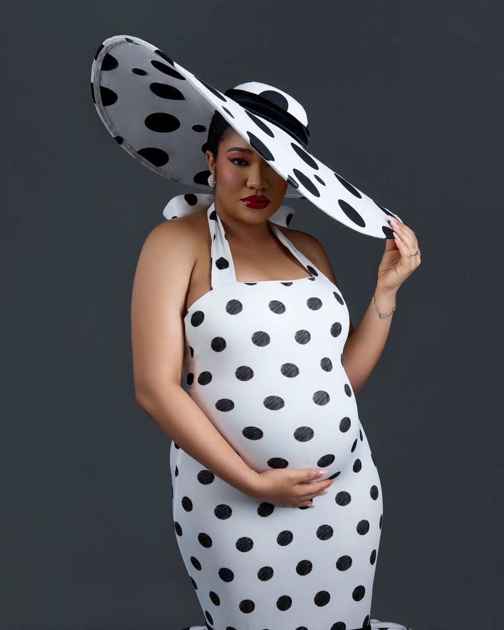 Ex-beauty queen, Anna Banner, welcomes second child